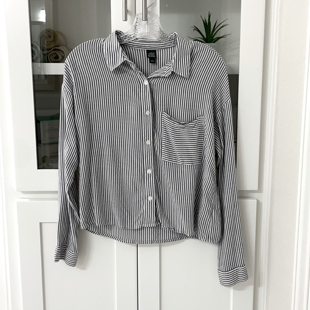 wild fable white and gray striped button down top